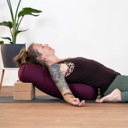 Somatic Yang to Yin & Sound Yoga | Krankenkassenkurs